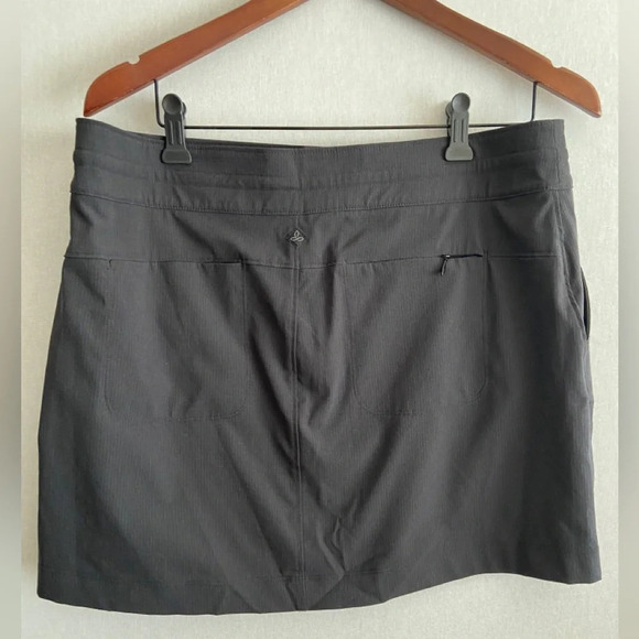 NWT Prana Celesta Skort Black Lightweight  Skirt Shorts Sz 10 - Picture 3 of 10